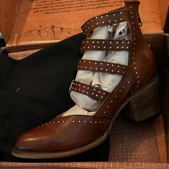 freebird Shoes - Freebird Felicity - Strappy Ankle Booties